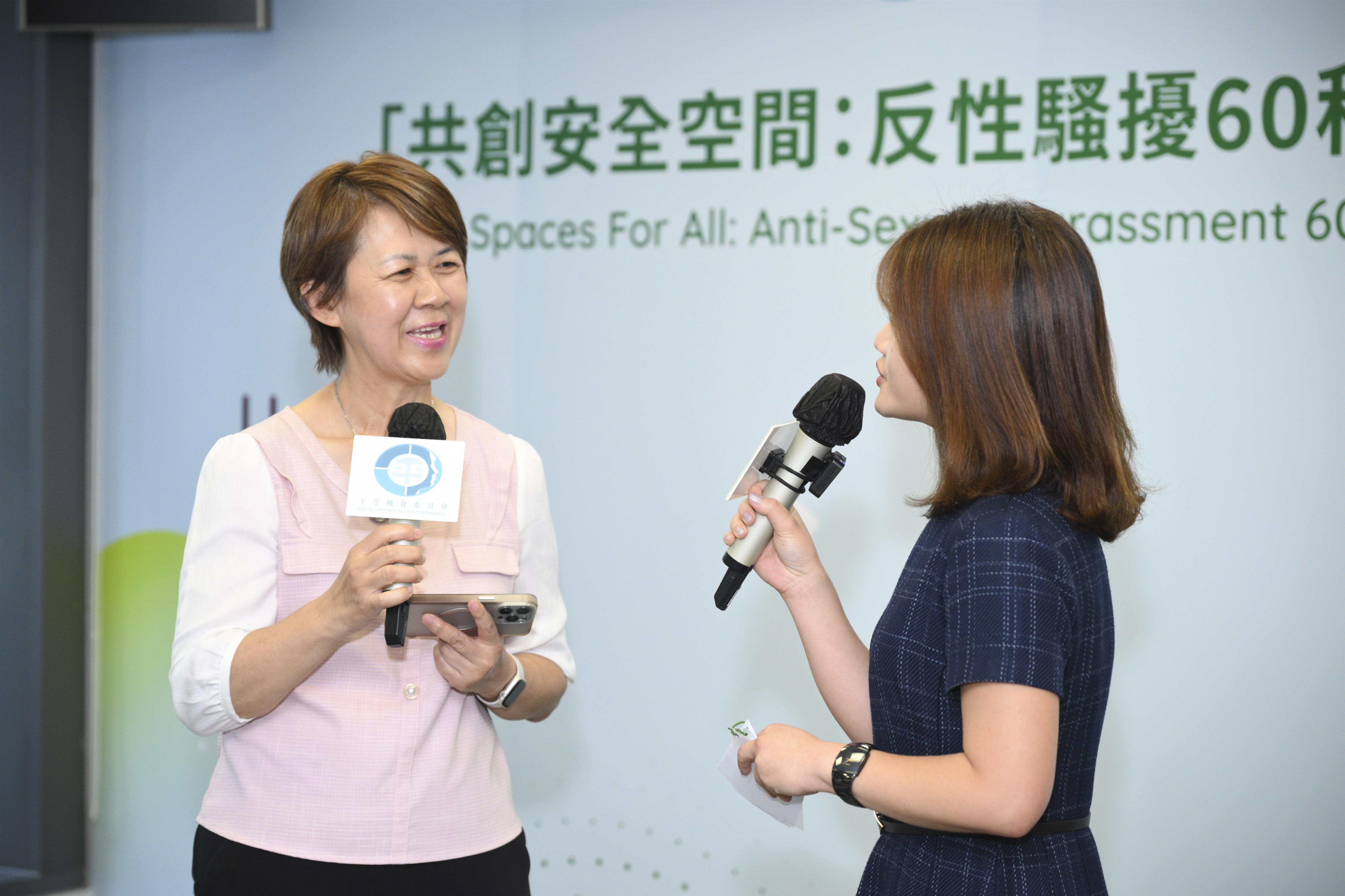 Dr Irene SIAW Siw-chu, Head of Office of Student Development and Alumni Affairs of Hong Kong Metropolitan University (left), shared her insights on anti-sexual harassment education on campus.